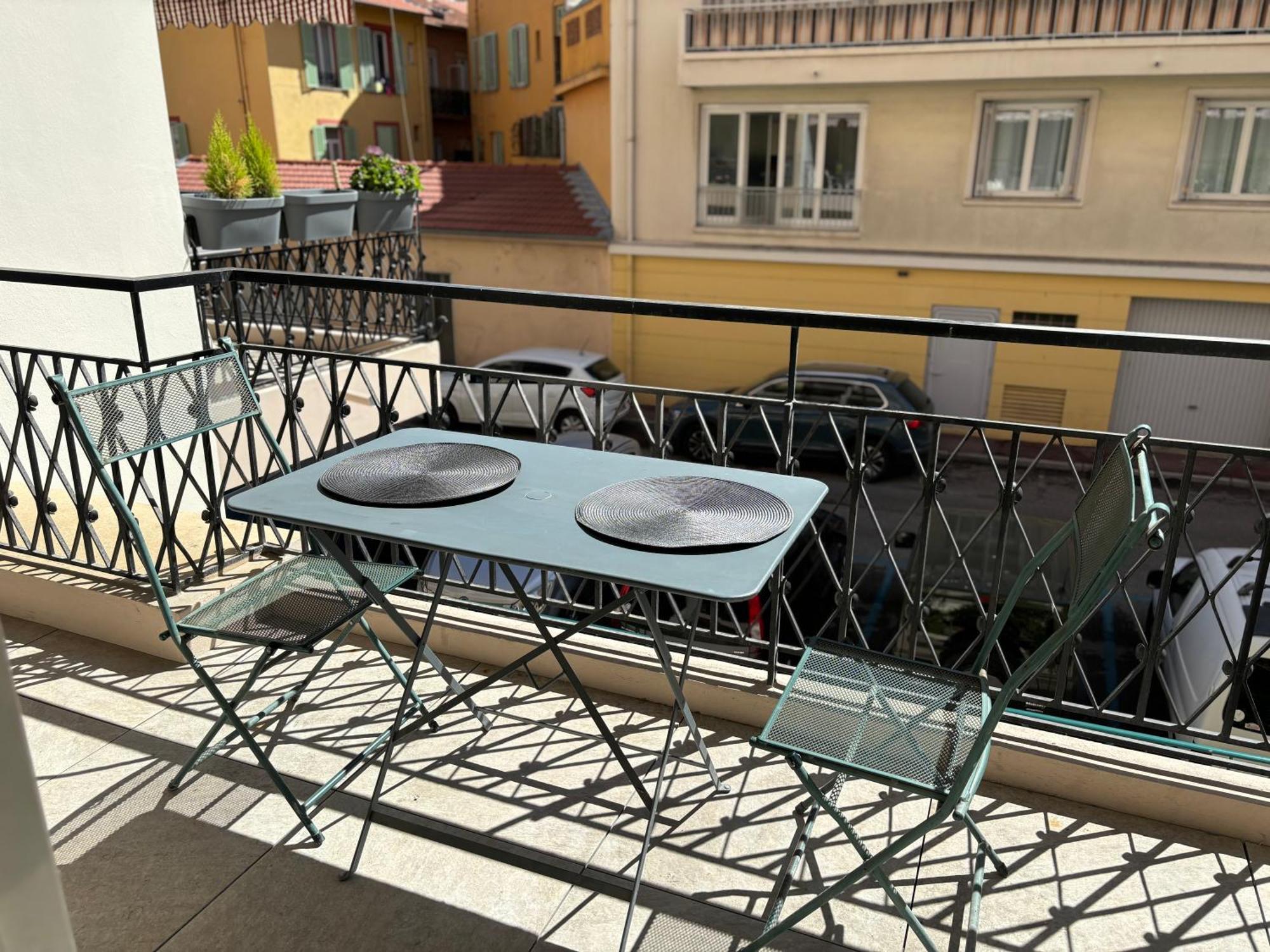Studio 2 Etoiles A Menton Pour 4 Personnes Екстер'єр фото